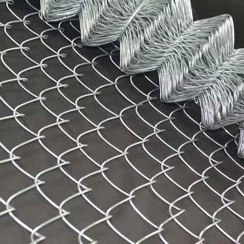 Chain Link Fence / Diamond Mesh Fence as Guard with Closed Selvage