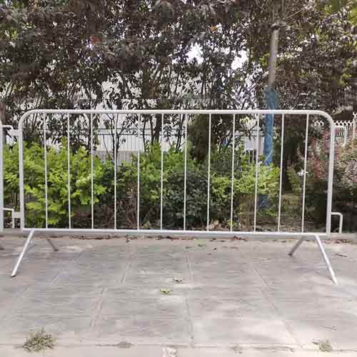 Hot sale road safety metal pedestrian used crowd control barrier for sale
