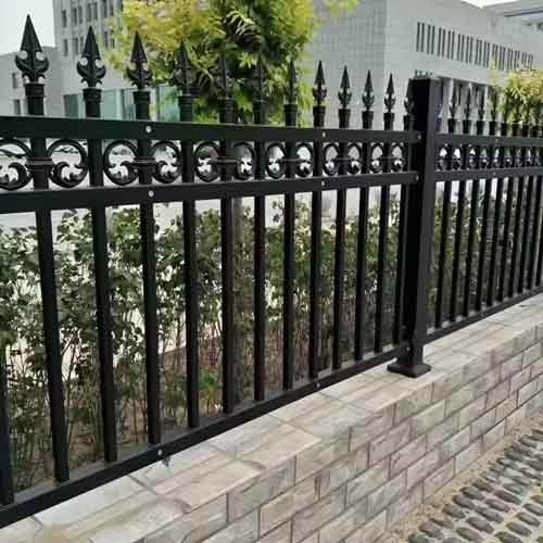 Customized Welded Aluminum Farm Garden Fencing Outdoor Security Iron House Railing Fence